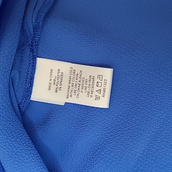 CeCe Flowy V-Neck Long Sleeve Bow Tie-Cuff Blouse in Tropic Night Blue - NWT - Picture 13 of 17